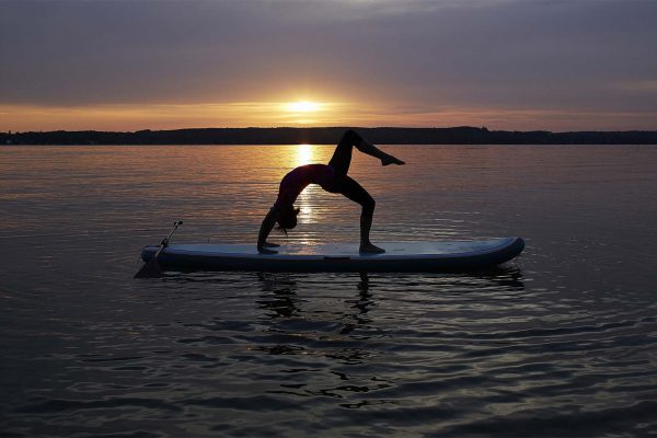 © SUP Yoga, Sonja Braun | Steinlechner Bootswerft, Utting am Ammersee